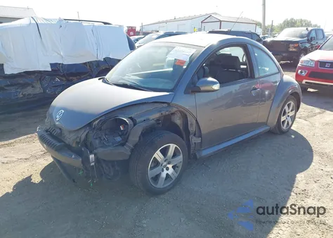 2006 Volkswagen New Beetle 2.5 z USA, uszkodzony, nr VIN 3VWRW31C86M415392